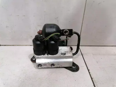 Mercedes S klases W220 aizmugurējais ABC hidrauliskais vārsts A2203200358 hidrauliskais vārsts ABC