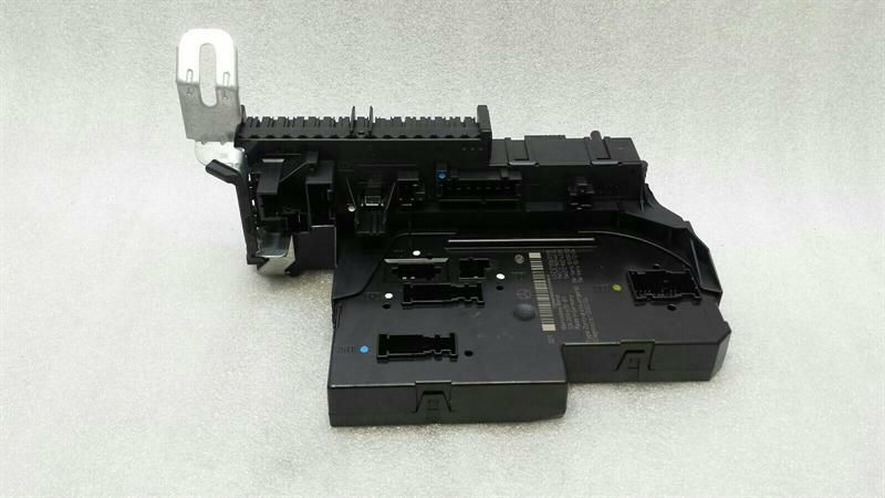 Mercedes CLS W218 Fuse Box A2129060105 Fuse Box