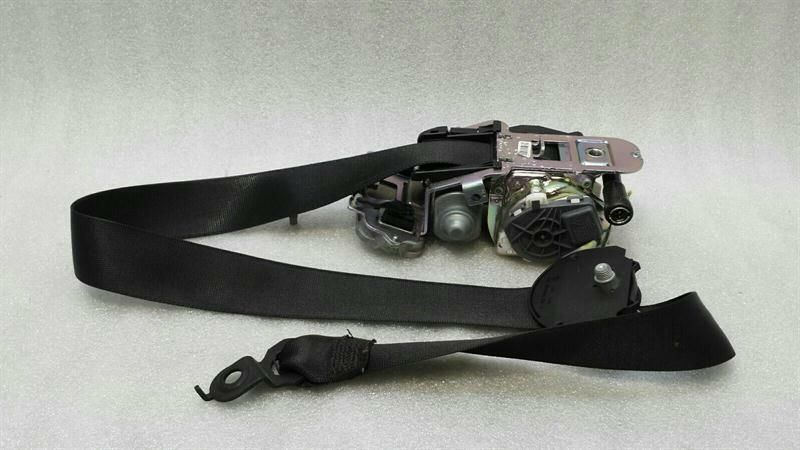 Mercedes CLS W218 Right Front Seatbelt A2128607685 Seat Belt Front Re
