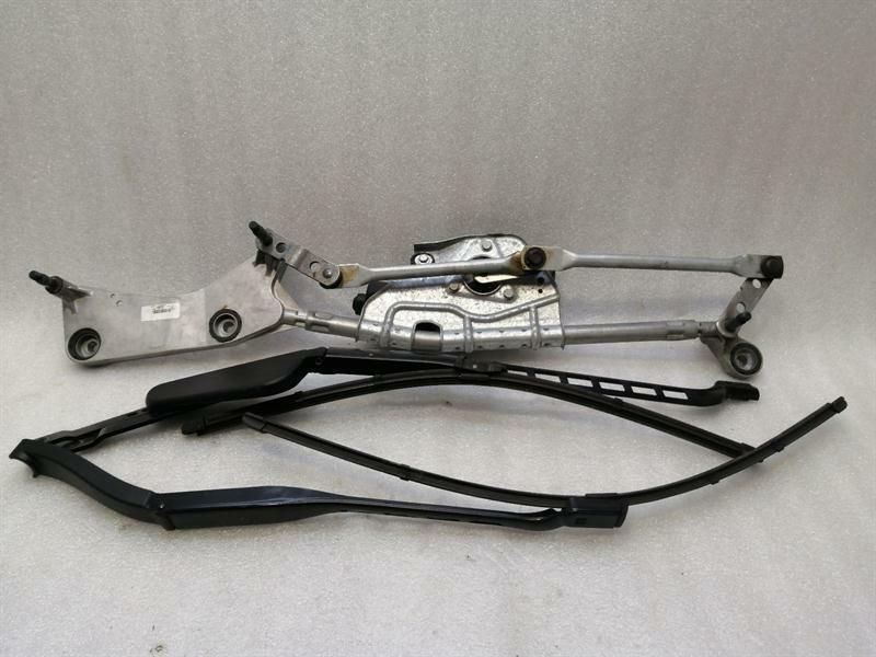 Mercedes GLS X166 front wiper engine A1668202840 wiper engine front RHD