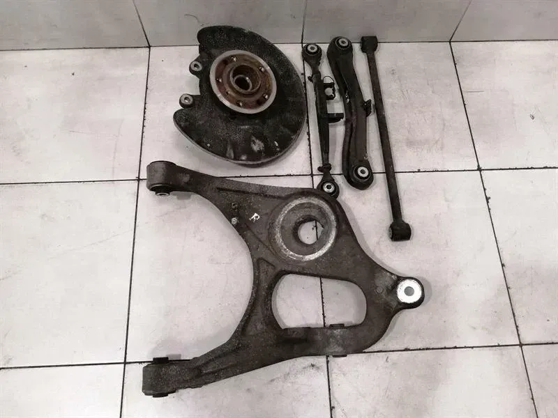 Mercedes GLS X166 GLS63 AMG Rear Hub A1663500208 Wheel Bearing Housing Rear Right