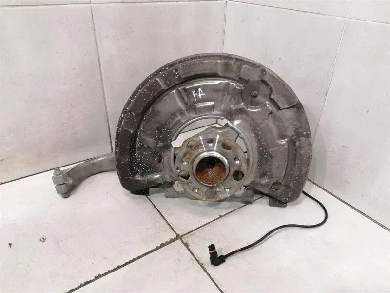 Mercedes SL R231 right front hub A2313320801 wheel bearing housing front right