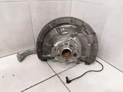 Mercedes SL R231 right front hub A2313320801 wheel bearing housing front right