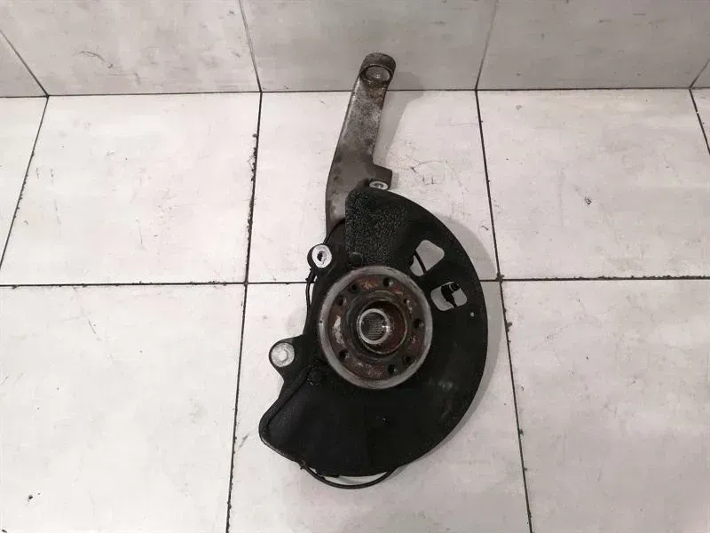 Mercedes GLE W292 AMG Right Front Hub A1663301020 Wheel Bearing Housing Front Right