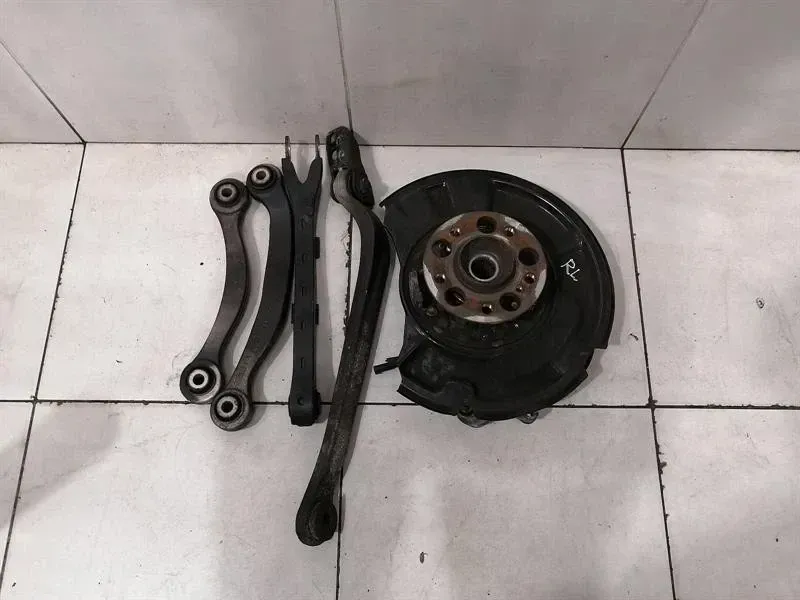 Mercedes SL R230 Left Rear Hub A2303505108 Wheel Bearing Housing Rear Left