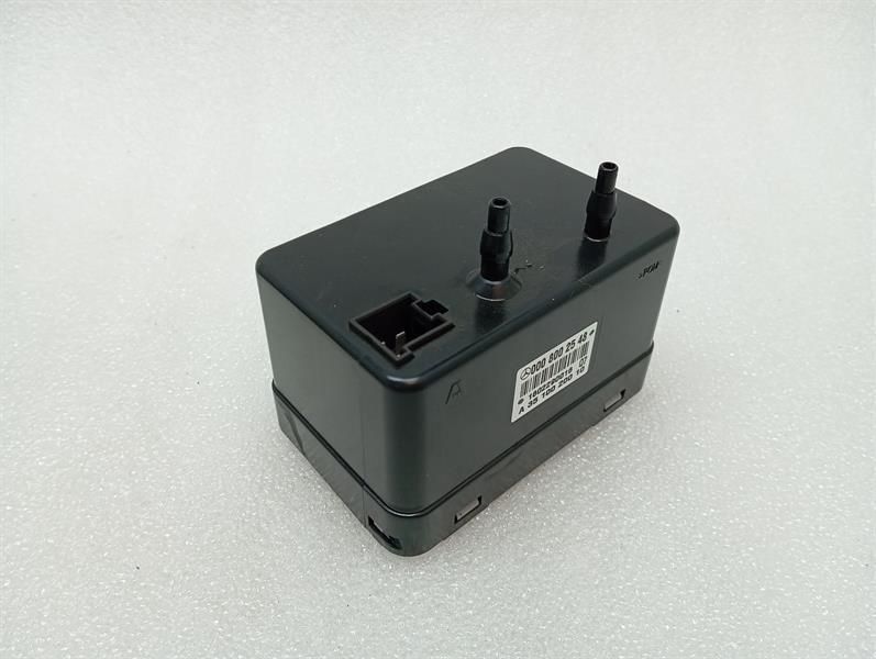 Mercedes E Class W211 Central Locking Pump A0008002548 Pump Vacuum Pump
