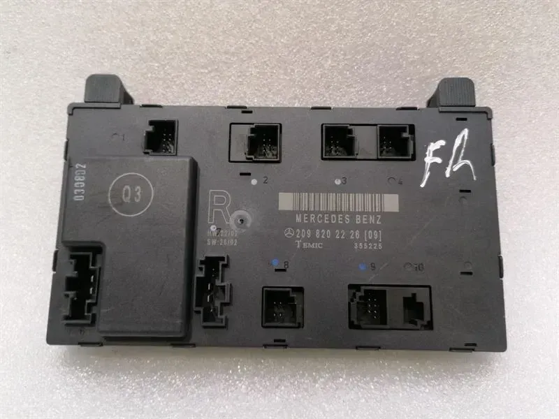 Mercedes CLK W209 Right Door Module A2098202226 Front Right Door Control Unit