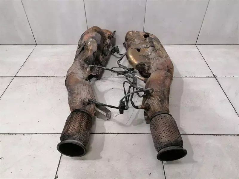 AUDI R8 TYPE 42 V10 5.2 SPYDER Catalytic Converter 420251211CX Catalytic Converter BUJ