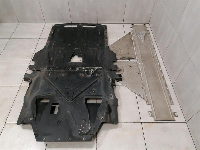 Audi R8 Type 42 V10 5.2 Spyder Undertray 427825189 Underbody Trim