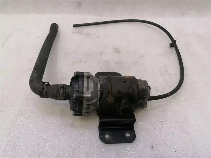 Mercedes SL55 AMG R230 Additional Cooling Pump A0005504883 Coolant Pump