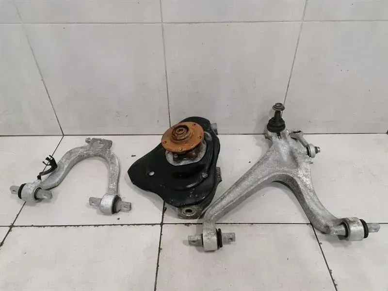 Audi R8 4S V10 RWD Left Front Hub 4S0407245B Wheel Bearing Housing Front Left