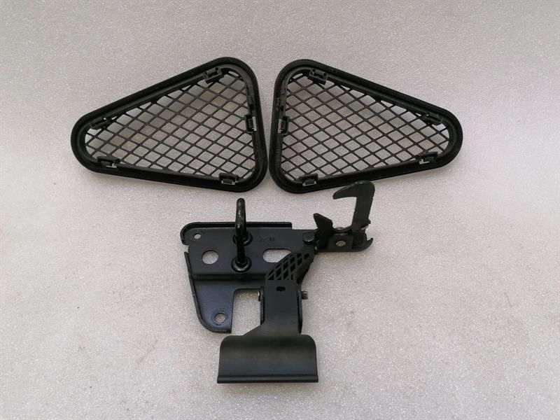 Audi R8 Type 42 V10 5.2 Spyder Bonnet Lock 4F0823480 Hood Lock