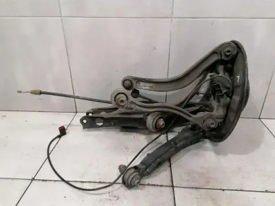 Mercedes C63 W204 задна лява главина A2043501341 корпус на колесен лагер заден ляв комплект