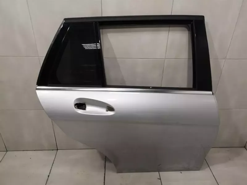 Mercedes C Class W204 Right Rear Door A2047302400 Door Rear Right Car