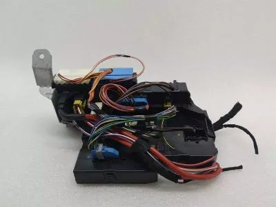 Mercedes C klases W204 aizmugures drošinātāju kārba A2049005003 aizmugures drošinātāju kārba