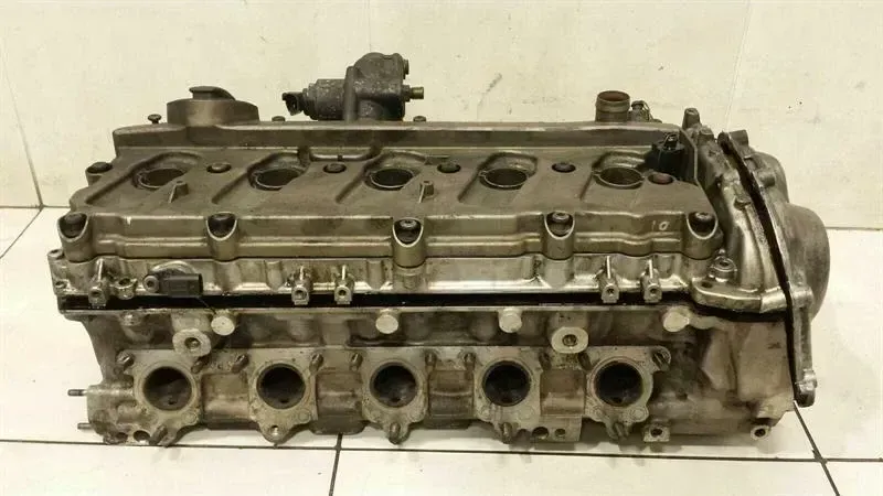 Audi S8 D3 Left Cylinder Head 07L103373J CYLINDER HEAD LEFT 5.2 V10
