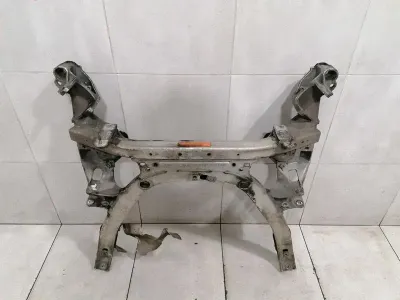 BMW Seria 5 E60 M5 E63 M6 Belka pomocnicza przednia 31112283741 Wspornik osi przedniej