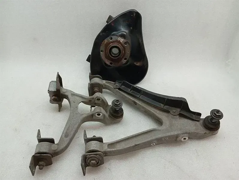 Audi R8 Type 42 V10 5.2 Right Front Hub 420407246F Wheel Bearing Housing Front Right