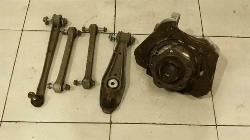 Porsche 911 997 Right Rear Hub 99733111207 Wheel Bearing Housing Rear Right