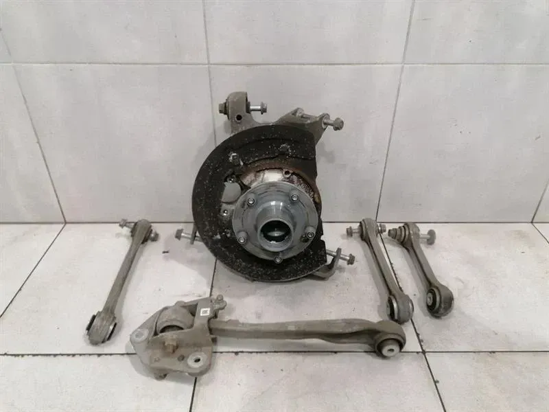 Porsche 911 991 Left Rear Hub 99133111104 Wheel Bearing Housing Rear Left