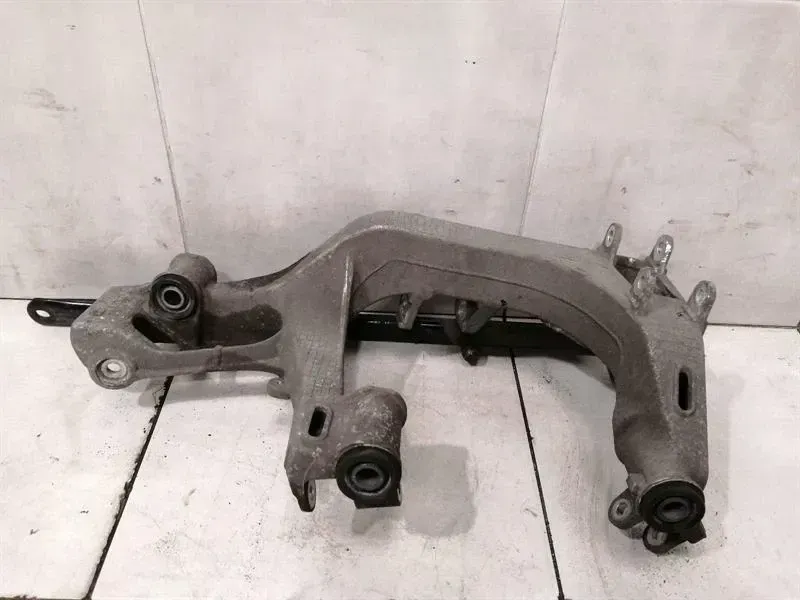 Porsche 911 997 Left Subframe Rear 99733115104 Rear Axle Left