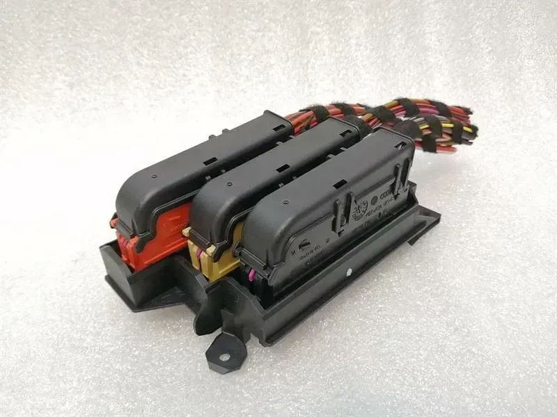 Porsche Macan 95B Fuse Box 8K0941824 Fuse Box