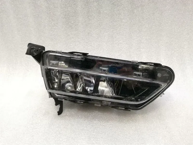 Porsche Macan 95b Right Front Foglamp 95B941700C Fog Lights Right FAULTY