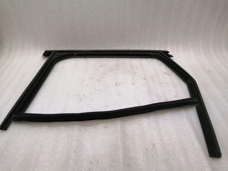 Porsche Macan 95b Door Seal Macan Door Seals LEFT REAR LEFT