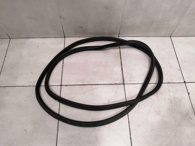 Porsche Macan 95B Boot Lid Seal 95B827705 Tailgate Seals