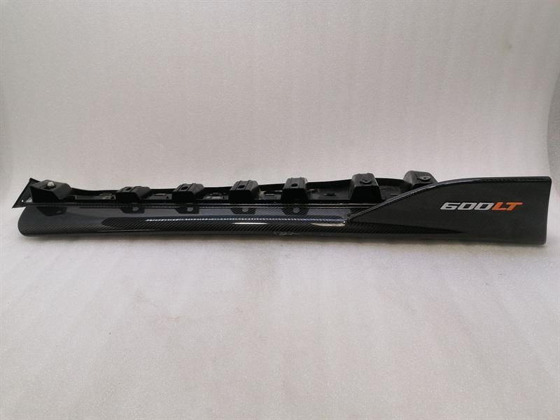 McLaren 600LT Spider 13AC035RP RIGHT DOOR CARBON TRIM