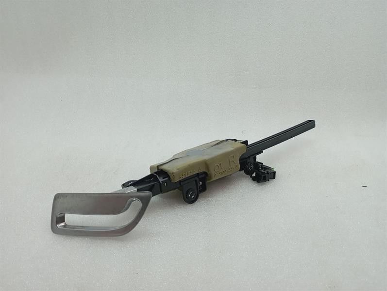 BENTLEY CONTINENTAL GTC 18-24 3S 3SD 3SD857760A BELT FEEDER RIGHT