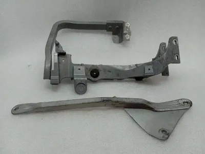 Bentley Continental GT 18-24 3S 3SD FRH wing bracket 3SD821226C bracket right