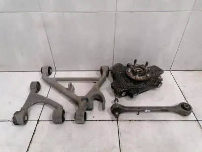 ASTON MARTIN DB9 Volante задна дясна главина 8D33-5A970-AB задна задна кутия на колесен лагер