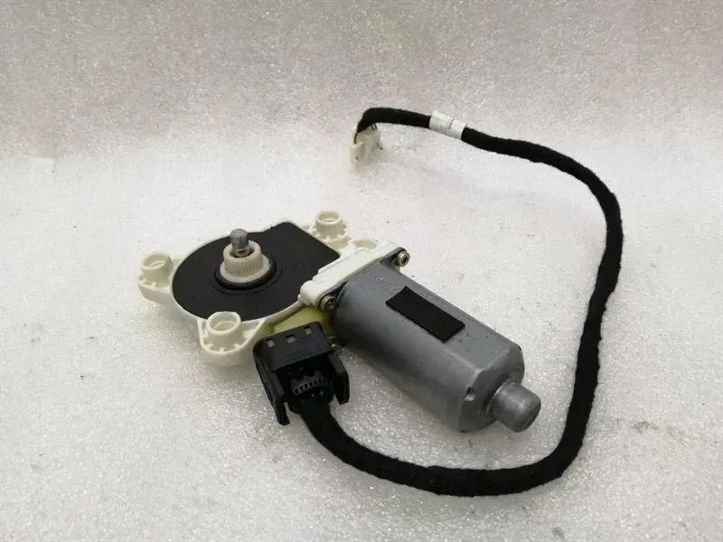 Mercedes SL R230 W209 FRH door window engine A2308201042 power window motor