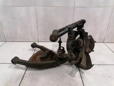 ASTON MARTIN DB7 VANTAGE Right Front Hub 24-120984-AC Wheel Bearing Housing Front Right