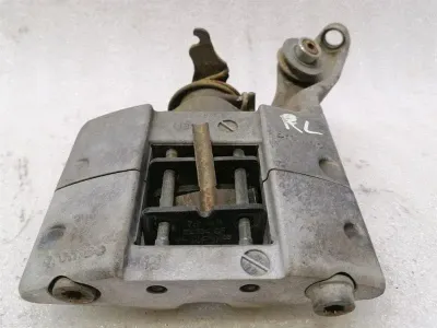 ASTON MARTIN VANTAGE kreisais stāvbremžu suports AD23-2C465-BB stāvbremzes sēdeklis Li