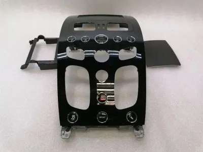 ASTON MARTIN RAPID S Faner CG43-045J10-NE Barkåpa