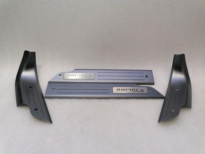 ASTON MARTIN RAPID S durvju sliekšņu KOMPLEKTS AD43-132A12-AAW ieejas stieņa KOMPLEKTS