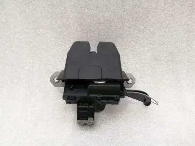 Zamek bagażnika Aston Martin Vantage V12 8N51-F442A66-BC Zamek klapy tylnej