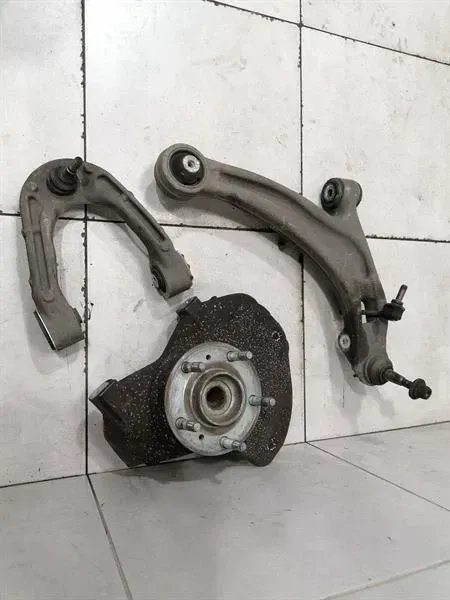 Aston Martin Rapide 10-14 Left Front Hub AD43-3K185-AB Wheel Bearing Housing Left