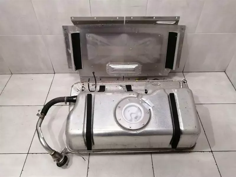 ASTON MARTIN DB9 Steering Fuel Tank CD33-9C133-AE Fuel Tank