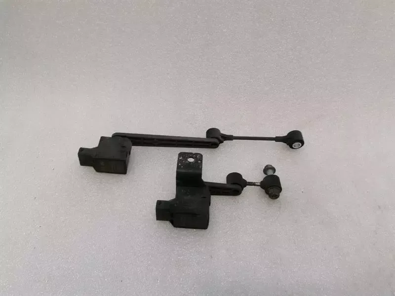 Aston Martin DB9 COUPE Level Sensor 4G43-13K070-AB Level Sensor Kit