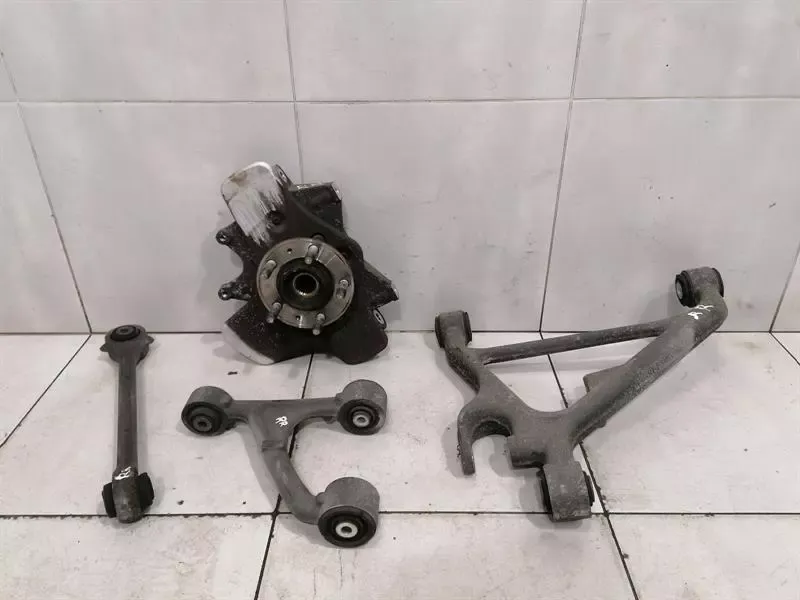 ASTON MARTIN DB9 COUPE Right Rear Hub 8D33-5A970-AB Wheel Bearing Case Rear Re