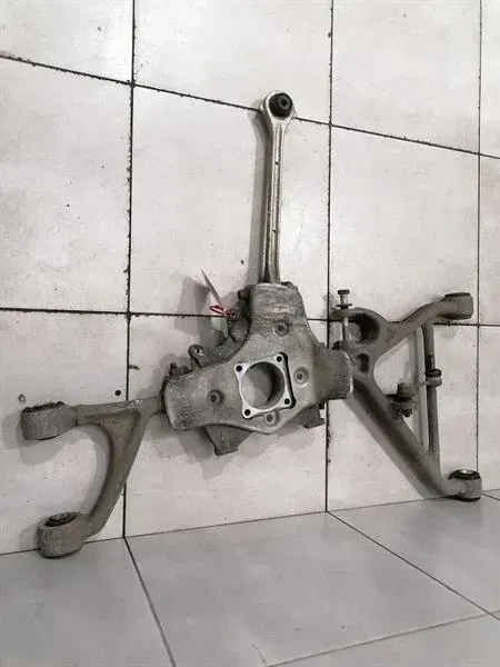 Aston Martin Vanquish AM310 Left Rear Hub AD23-5A971-AA Rear Wheel Bearing Housing