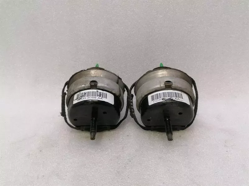 ASTON MARTIN VANQUISH AM310 Gearbox Mount CD33-6068-AA Transmission Holder