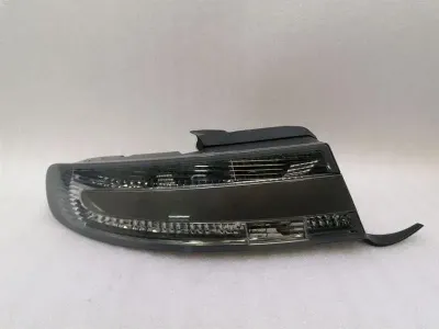 Aston Martin DB9 Volante kreisais aizmugurējais lukturis 8D33-13405-AK aizmugurējais kreisais aizmugurējais lukturis
