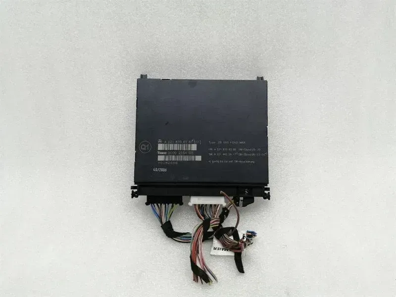 Mercedes S-Class W221 A2218706187 rear seat control unit rear seat module