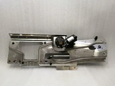 ASTON MARTIN VANTAGE V12 Моторче на предната чистачка CD43-17504-DA Моторче на чистачката отпред RHD