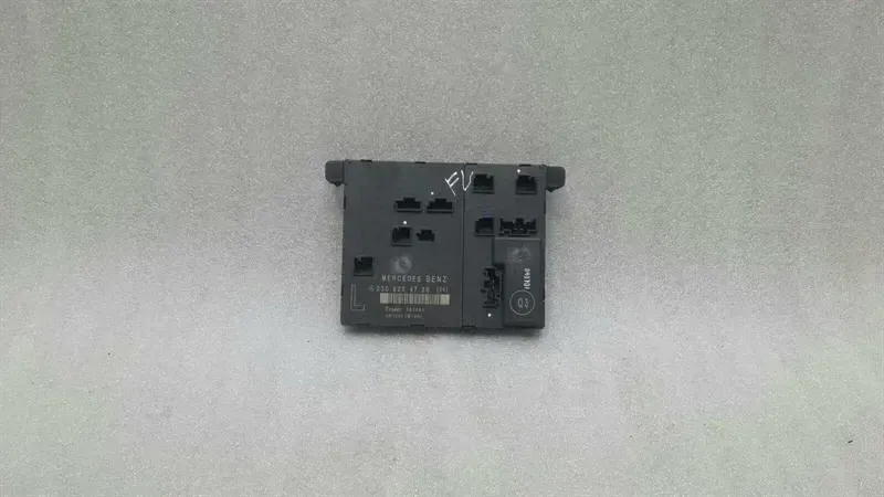 Mercedes SL R230 Left Door Control Unit A2308204726 Door Control Unit Left.