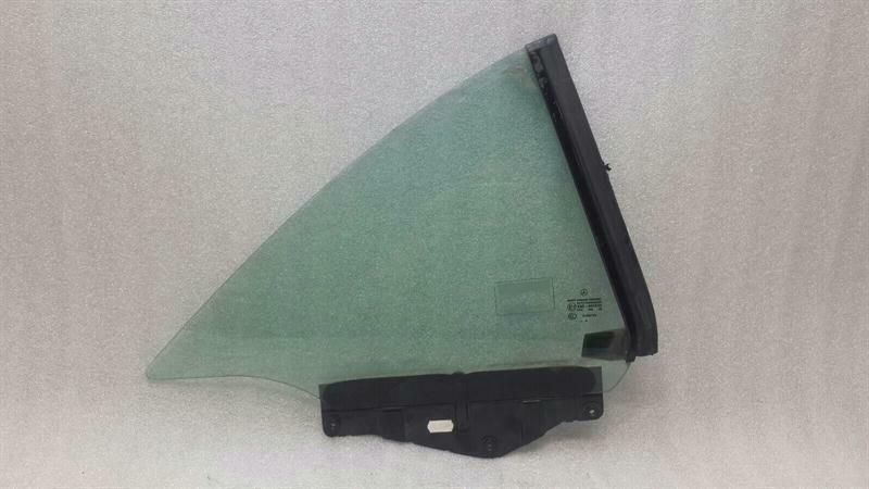 Mercedes R230 right rear 1/4 glass A2306700210 door window 1/4 rear right